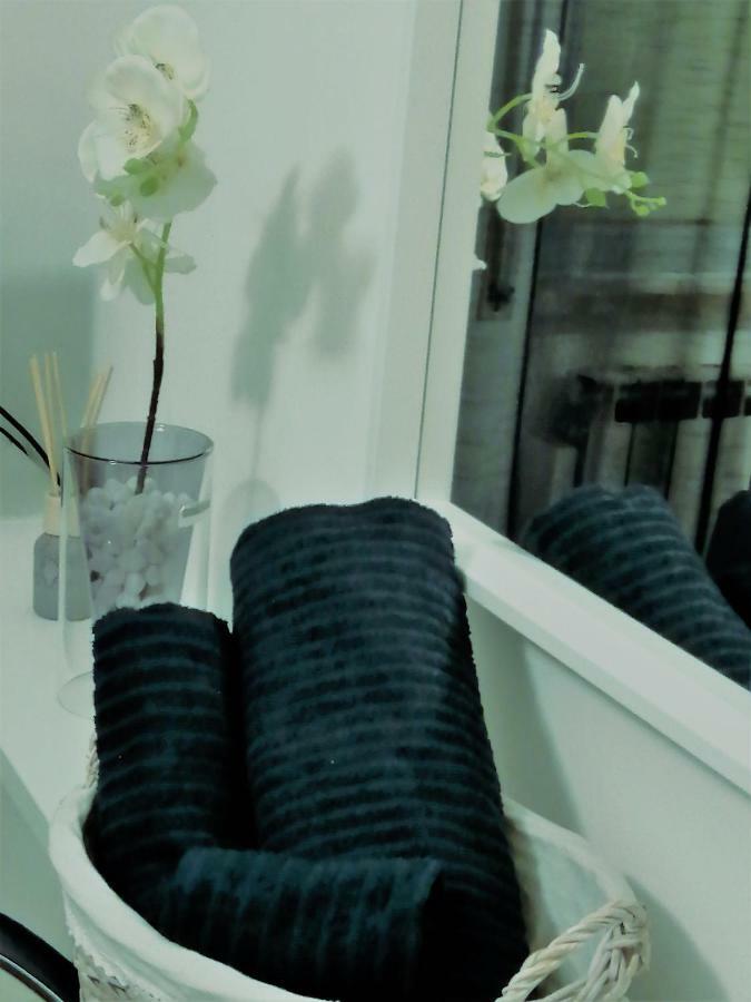 L'Approdo Del Re Apartment กาแซร์ตา ภายนอก รูปภาพ