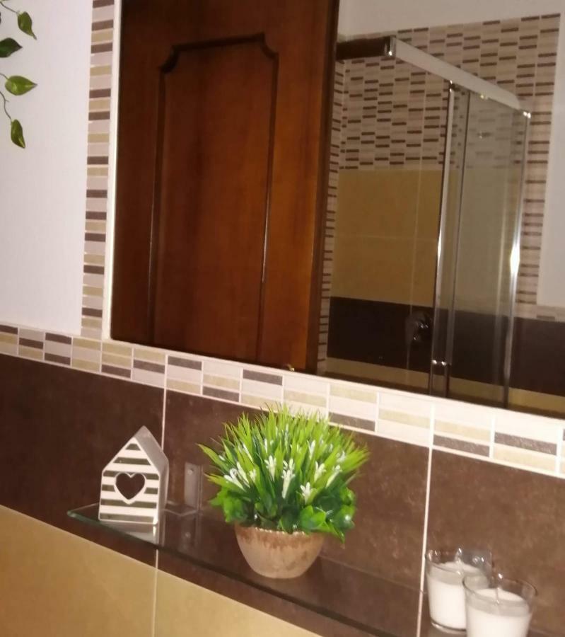 L'Approdo Del Re Apartment กาแซร์ตา ภายนอก รูปภาพ